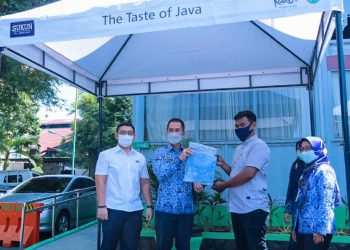 Pemkab Kudus Berikan Tenda Baru PKL di Kawasan Citywalk