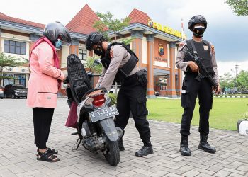 Tingkatkan Keamanan, Masuk Mapolres Dicek Ketat