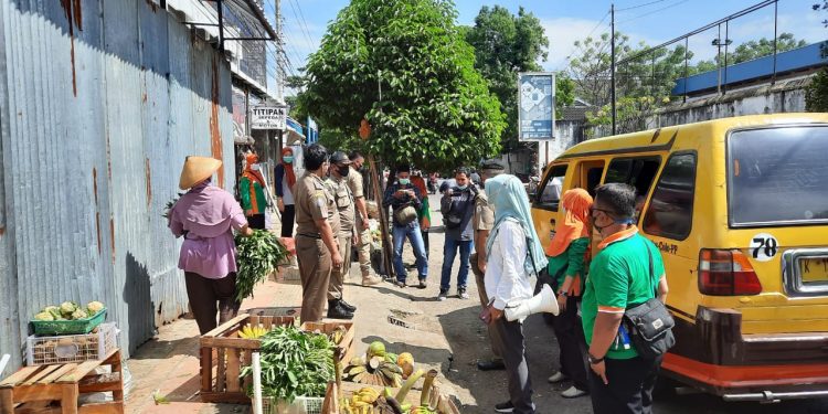 Belanja Serentak Buat Kerumunan, Pasar Tiban Ditutup