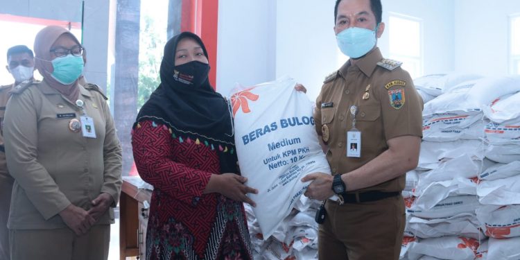 Masih PPKM, Bantuan Beras Didistribusikan