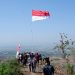 Peringati Kemerdekaan, Warga Terban Kibarkan Bendera Di Puncak Tertinggi Patiayam
