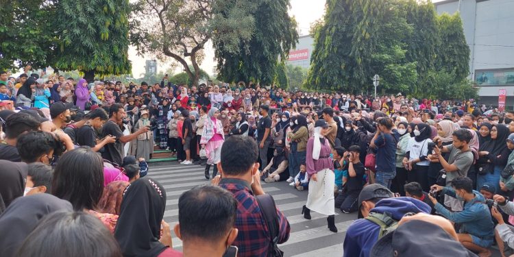 Fashion Show Jalanan Muncul di Kudus