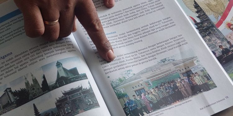 Penjelasan Trinitas Tak Sesuai, Sejumlah SMP Tarik Buku PKn