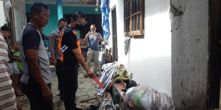 ledakan keras setrika uap