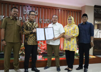 DPRD Kudus dan Eksekutif Teken Pakta Integritas Pengesahan RAPBD Bebas Korupsi