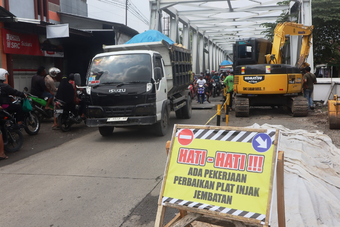 Perbaikan jembatan ruas Jalan Undaan - Purwodadi, Kudus.