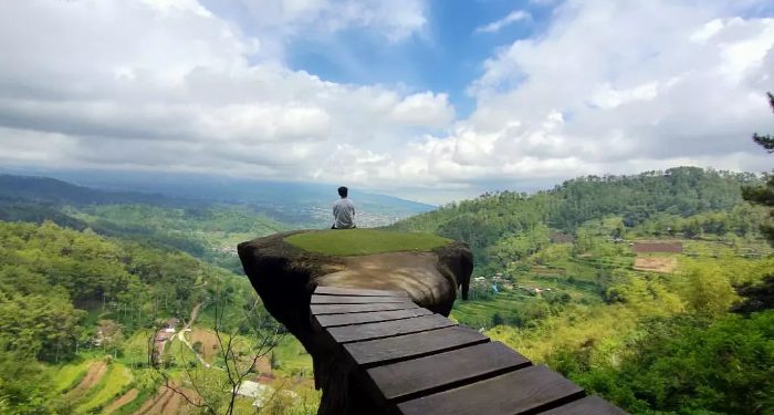 wisata goa pinus malang